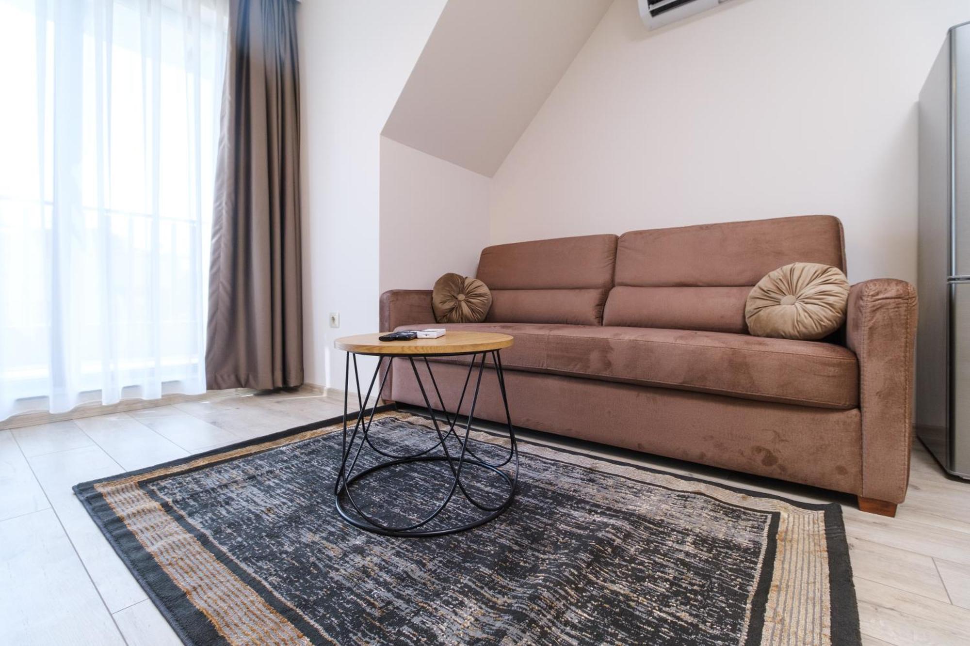 Ldv 13 Apartments Free Private Parking 플로브디프 외부 사진